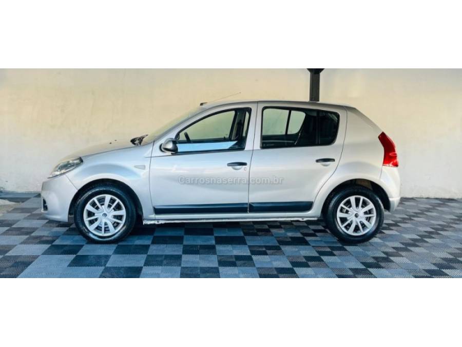 RENAULT - SANDERO - 2013/2013 - Prata - R$ 30.900,00