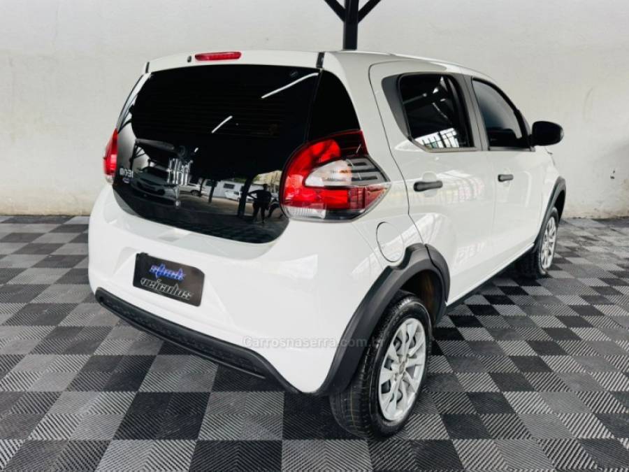 FIAT - MOBI - 2022/2023 - Branca - R$ 53.900,00