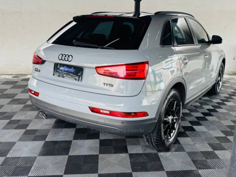 AUDI - Q3 - 2015/2016 - Cinza - R$ 88.900,00