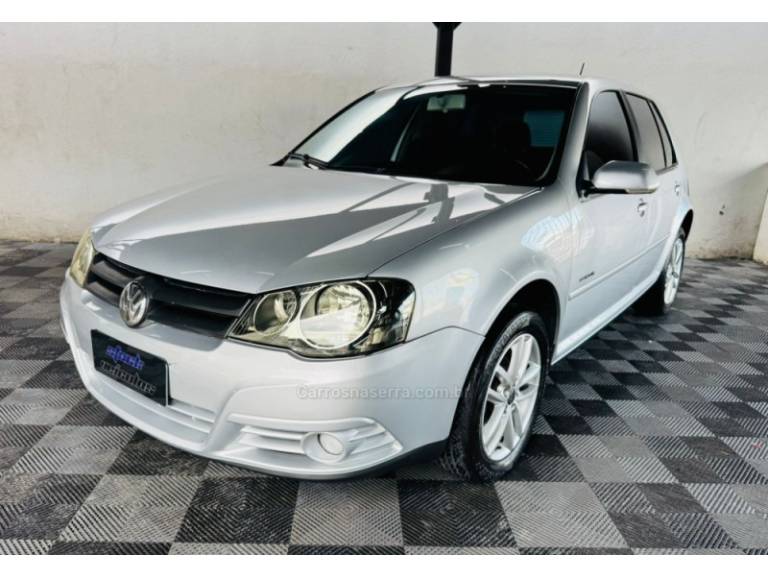 VOLKSWAGEN - GOLF - 2011/2011 - Prata - R$ 46.900,00