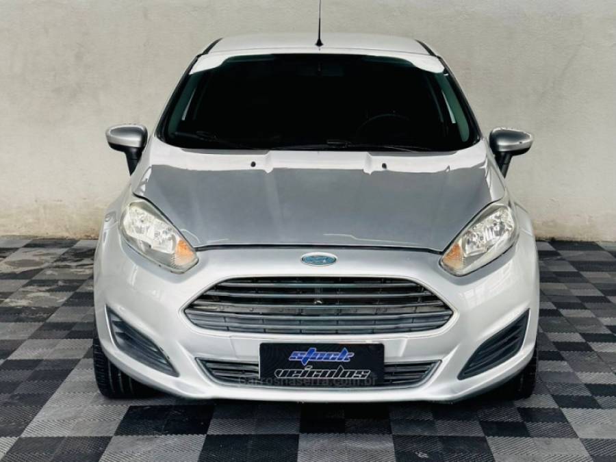 FORD - FIESTA - 2013/2014 - Prata - R$ 40.900,00