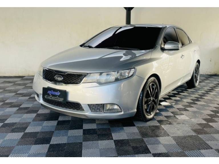 KIA MOTORS - CERATO - 2012/2012 - Prata - R$ 48.900,00