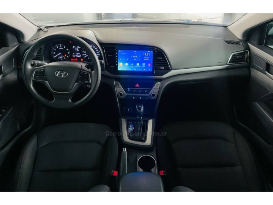 HYUNDAI - ELANTRA - 2016/2017 - Prata - R$ 73.900,00
