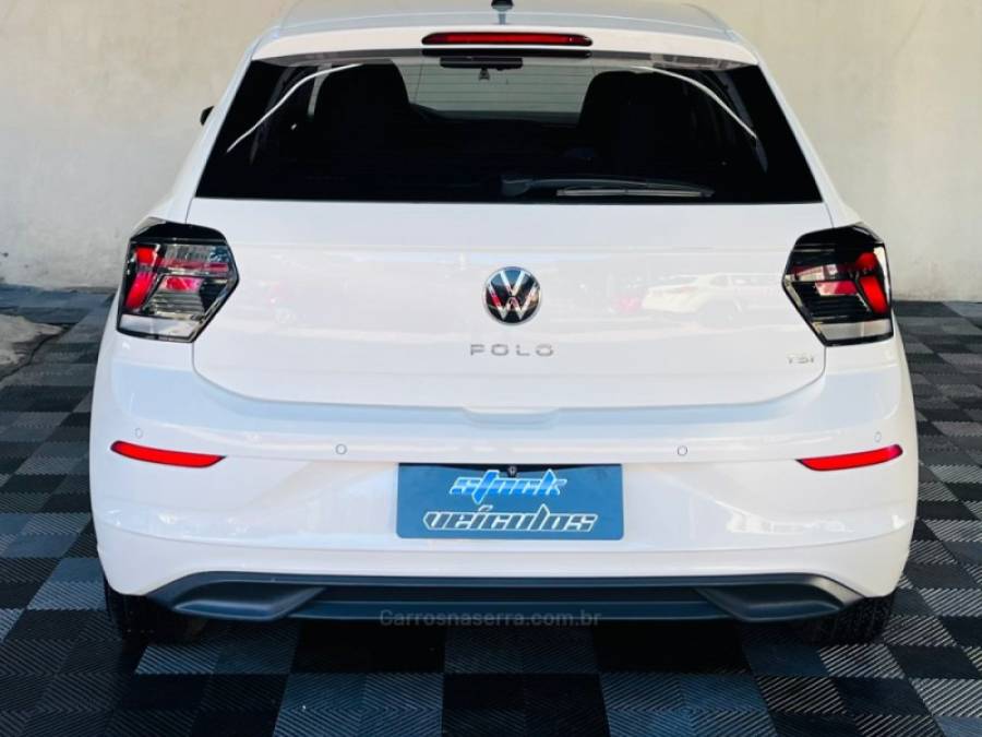 VOLKSWAGEN - POLO - 2023/2023 - Branca - R$ 72.900,00
