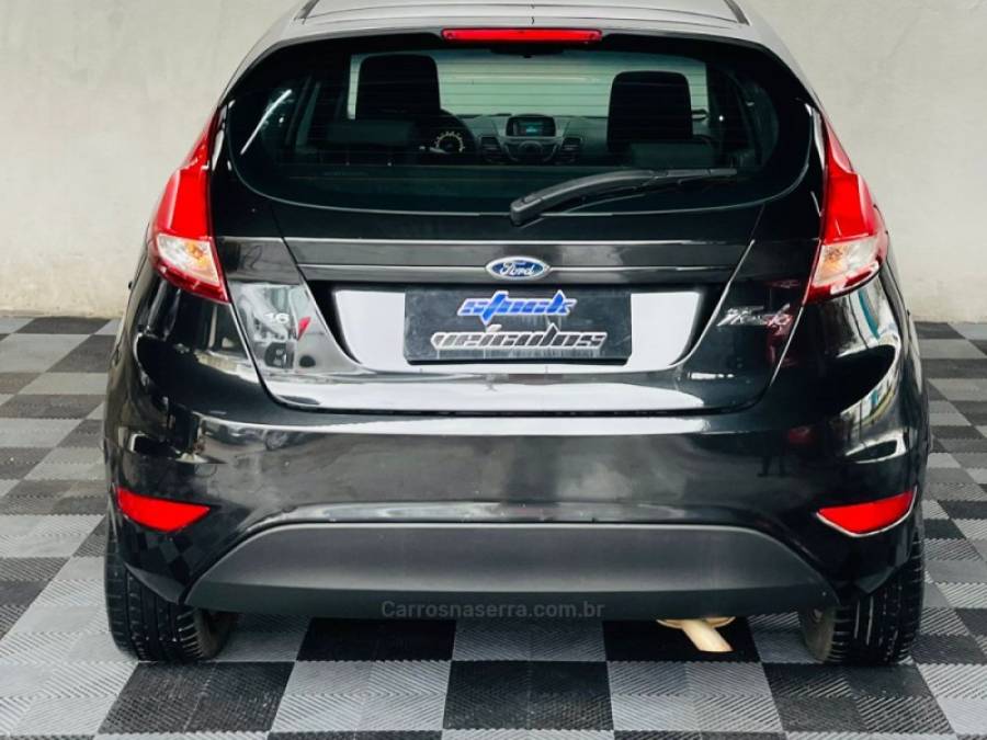 FORD - FIESTA - 2013/2014 - Preta - R$ 42.900,00