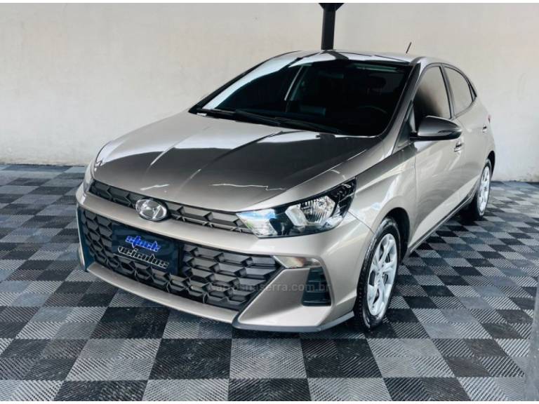 HYUNDAI - HB20 - 2023/2024 - Cinza - R$ 65.900,00