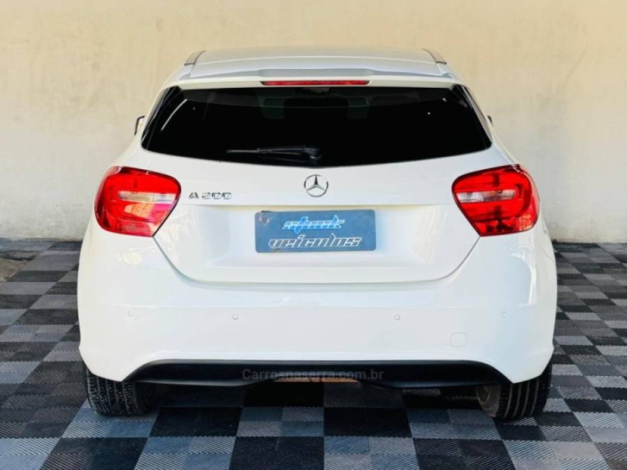 MERCEDES-BENZ - A 200 - 2013/2013 - Branca - R$ 71.900,00