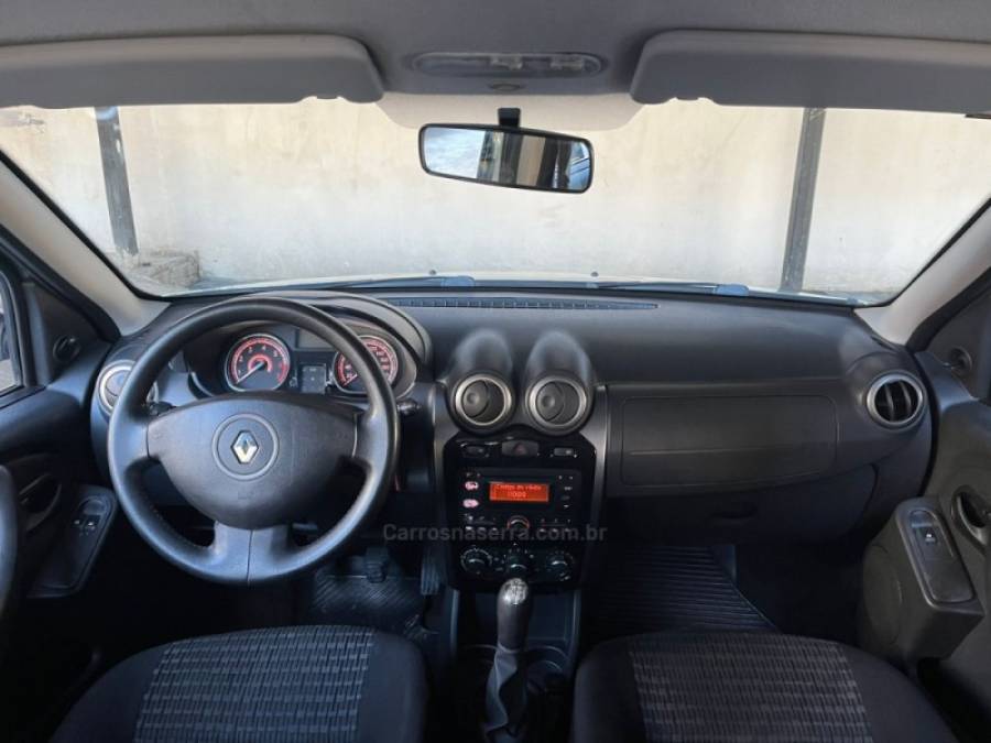 RENAULT - SANDERO - 2013/2013 - Prata - R$ 30.900,00
