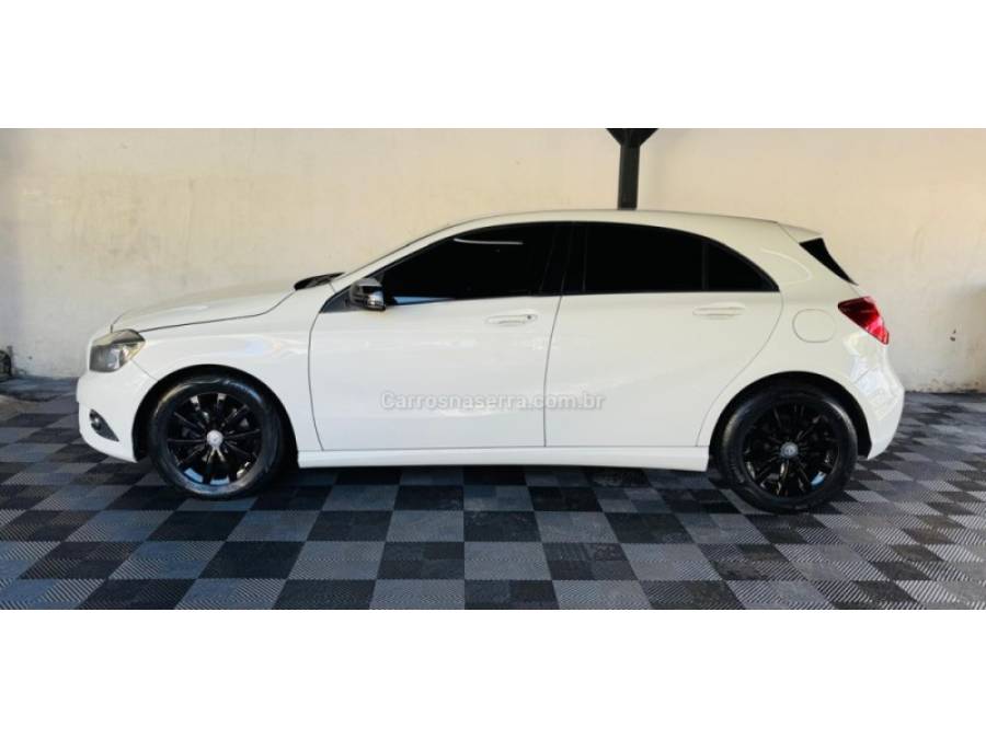 MERCEDES-BENZ - A 200 - 2013/2013 - Branca - R$ 71.900,00