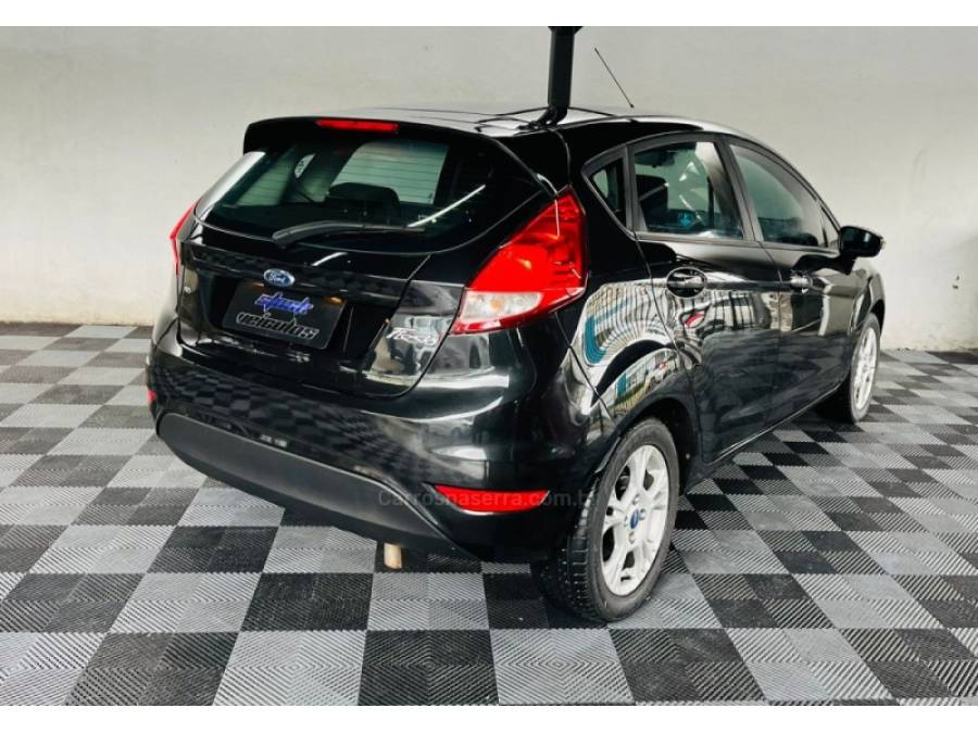 FORD - FIESTA - 2013/2014 - Preta - R$ 42.900,00