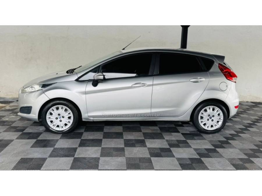 FORD - FIESTA - 2013/2014 - Prata - R$ 40.900,00