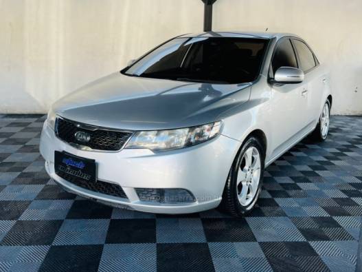 KIA MOTORS - CERATO - 2010/2011 - Prata - R$ 41.900,00