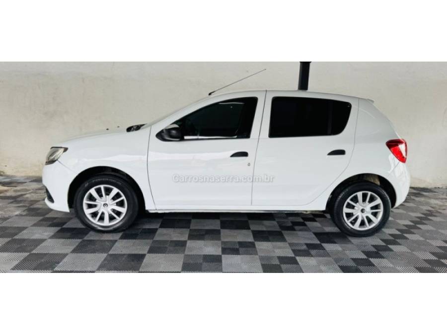 RENAULT - SANDERO - 2015/2016 - Branca - R$ 37.900,00