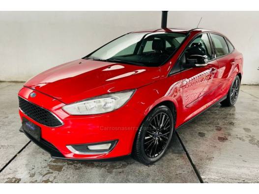 FORD - FOCUS - 2015/2016 - Vermelha - R$ 58.900,00