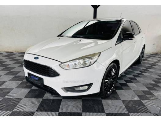 FORD - FOCUS - 2015/2016 - Branca - R$ 55.900,00