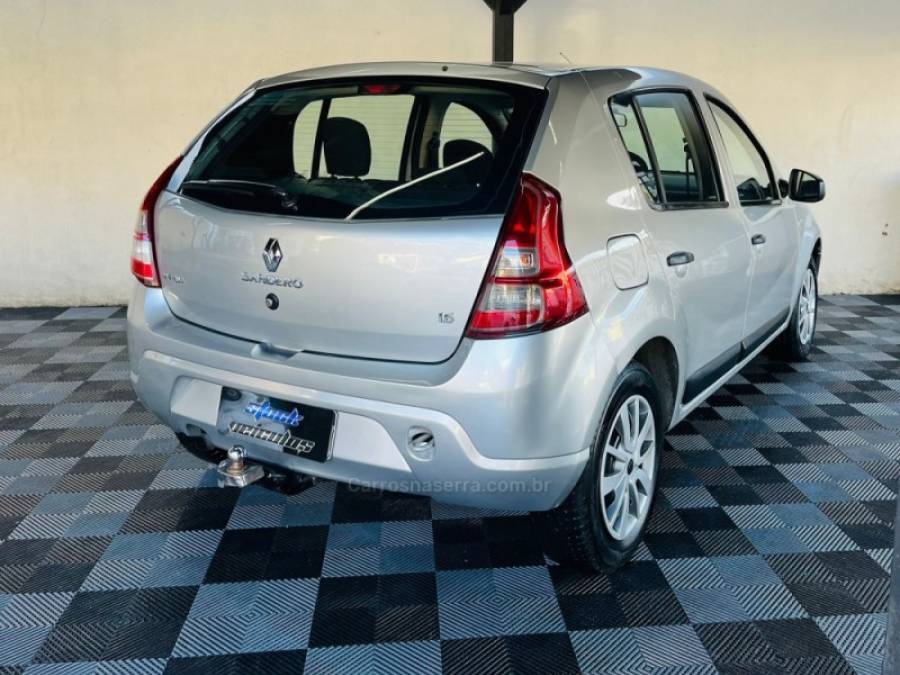RENAULT - SANDERO - 2013/2013 - Prata - R$ 30.900,00