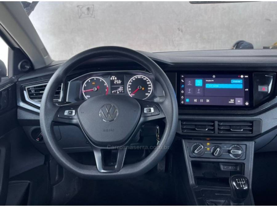 VOLKSWAGEN - POLO - 2024/2025 - Branca - R$ 75.900,00