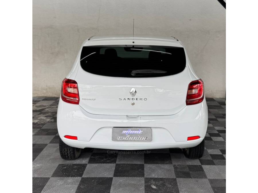 RENAULT - SANDERO - 2015/2016 - Branca - R$ 37.900,00