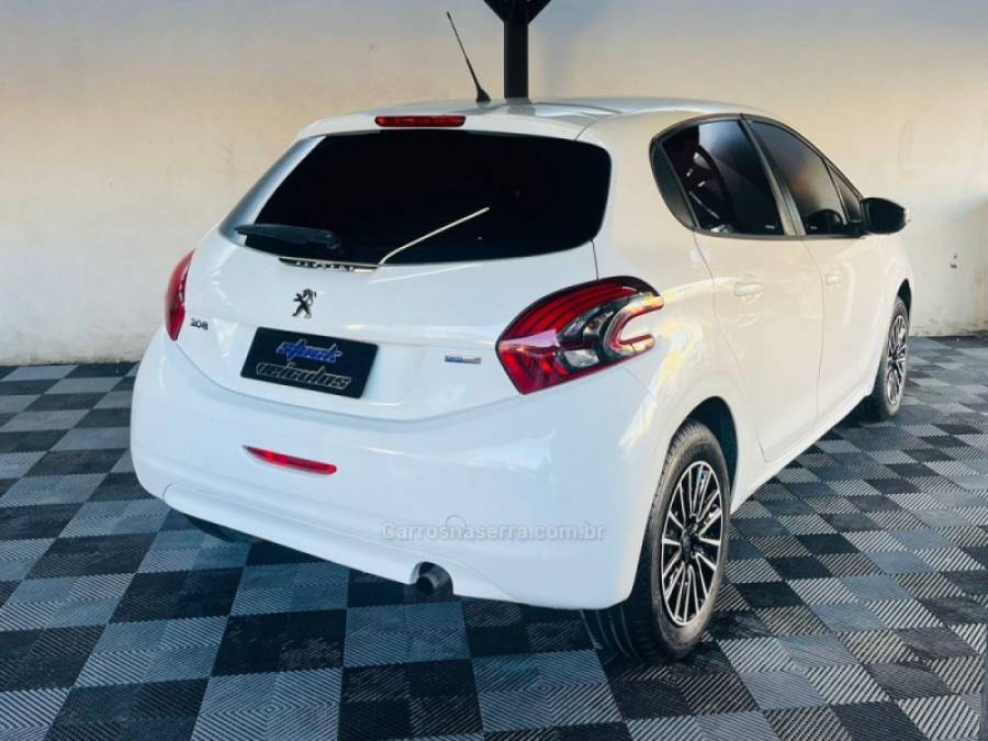 PEUGEOT - 208 - 2017/2018 - Branca - R$ 43.900,00