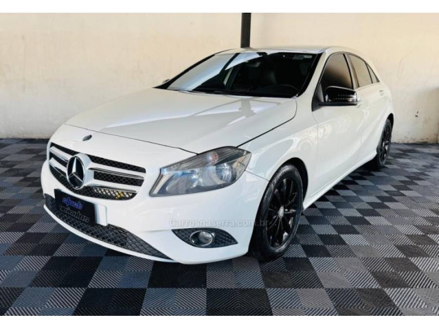 MERCEDES-BENZ - A 200 - 2013/2013 - Branca - R$ 71.900,00