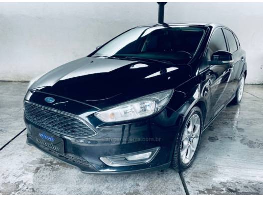 FORD - FOCUS - 2015/2016 - Preta - R$ 58.900,00