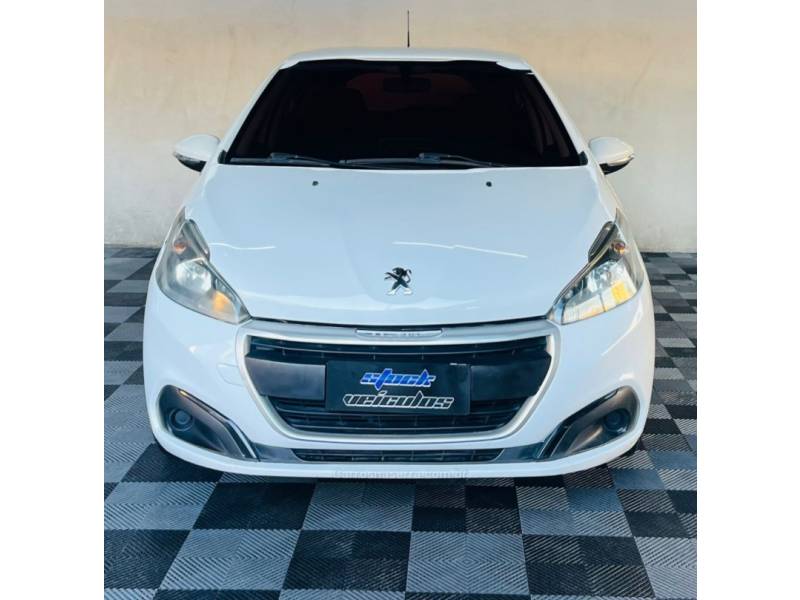 PEUGEOT - 208 - 2017/2018 - Branca - R$ 43.900,00