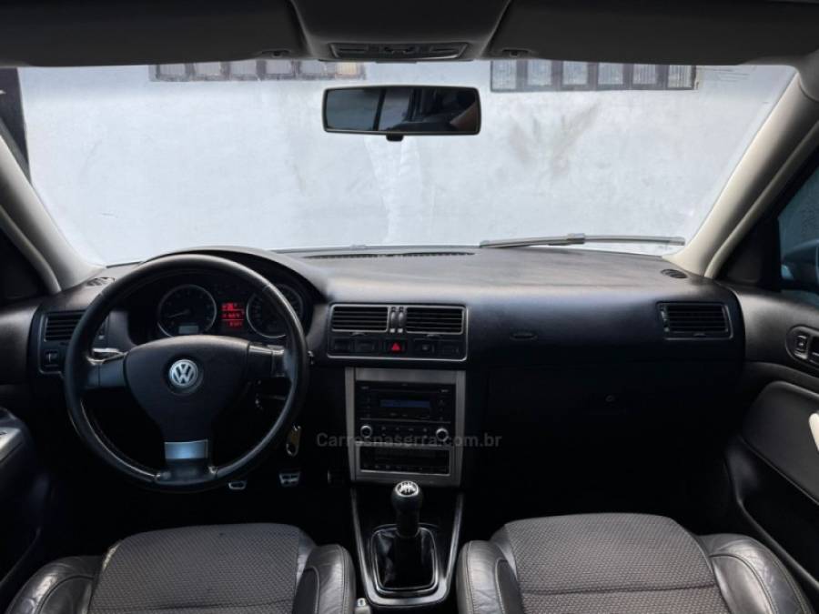 VOLKSWAGEN - GOLF - 2010/2011 - Prata - R$ 46.900,00